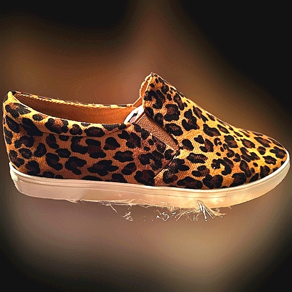 ***NIB LE SHEELAH SZ 10 GORGEOUS LEPPARD SLIP ON SNEAKERSNIB LE SHEELAH SZ 10*** - Picture 1 of 5